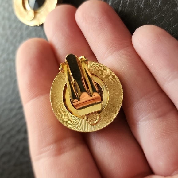 VTG brooch & clip earring set - Picture 11 of 12